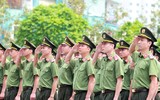 Xem lực lượng công an thi điều lệnh, sử dụng võ thuật chiến đấu